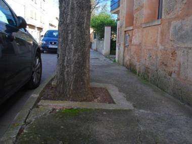 Obres de millora de voravies i paviment del carrer Tanqueta 