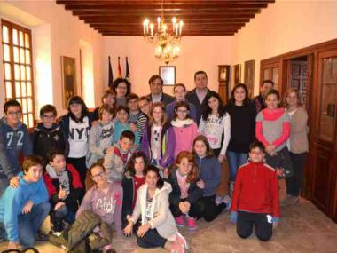 Els alumnes del CEIP Pare Bartomeu Pou visiten l'Ajuntament d'Algaida